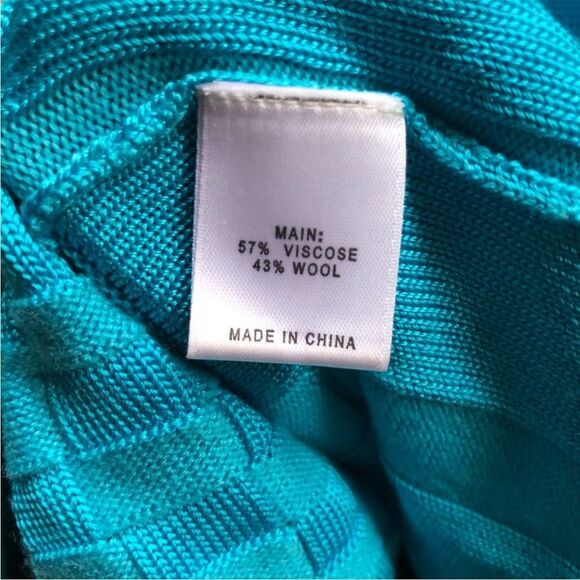 St. John 3/4 sleeve blue wool and viscose top sz. L - Picture 4 of 6